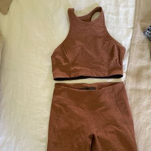 Outdoor Voices set - 3/4 leggings and crop